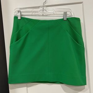 Diane con furstenberg miniskirt in Kelly green size 8 but fits like a 10/12